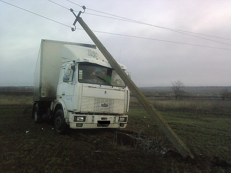 Сумна тенденція - необережні та безвідповідальні водії Херсонщини завдають збитків не лише собі, а й оточуючим