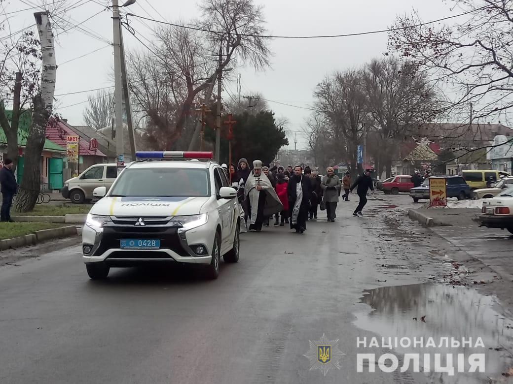 Близько 20 тисяч мешканців Херсонщини взяли участь у сьогоднішніх масових заходах, все пройшло без порушень - поліція