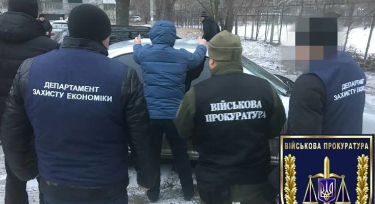 В Херсоні співпробітник Укртрансбезпеки погорів на хабарі