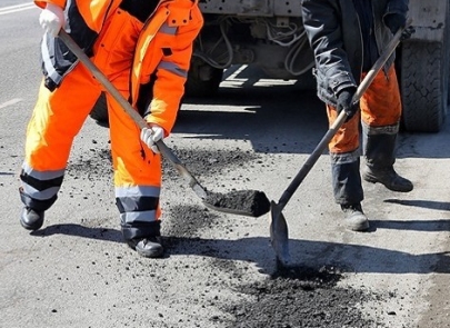 Десь відремонтували, десь продовжують, а на перехресті вул. 49-ї Гвардійської дивізії та просп. Сенявіна планують розпочати ремонт дорожнього покриття