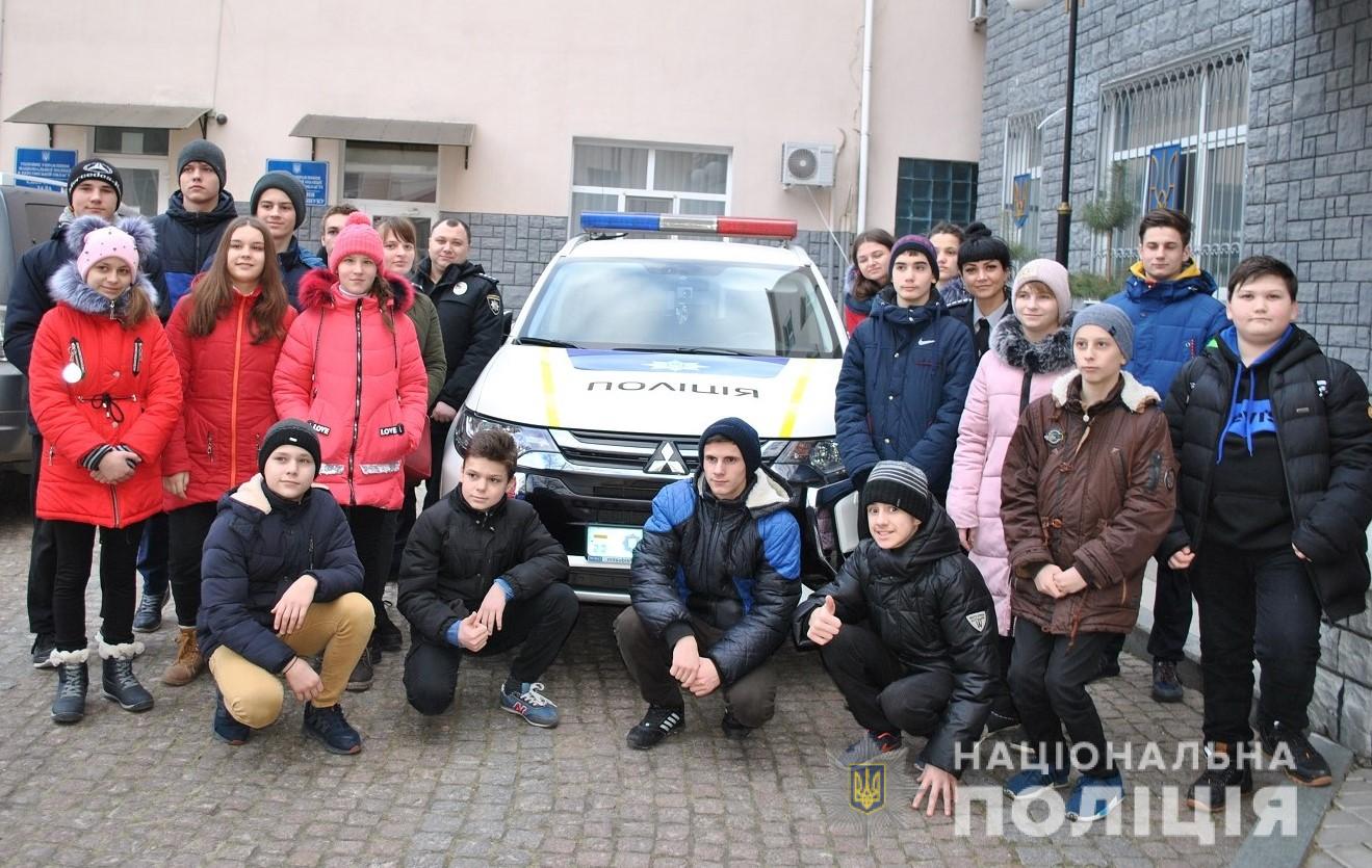 До поліцейських Херсонщини завітали юні гості