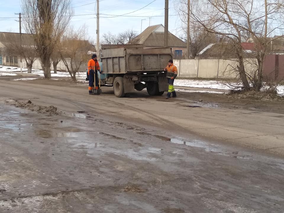 В Камышанах ремонтируют дорогу 