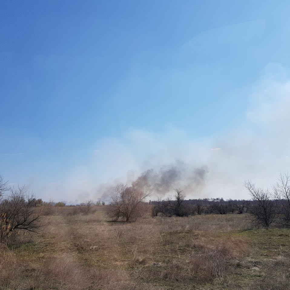 В Олешковском районе опять пожар: что горит, пока неясно (ФОТО)