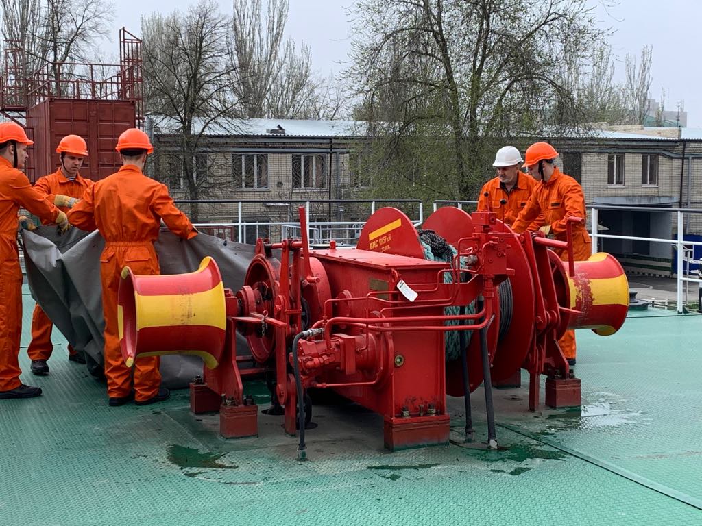 Мастера своего дела в Херсонском морском специализированном тренажерном центре  показали, как правильно швартоваться (ВИДЕО)