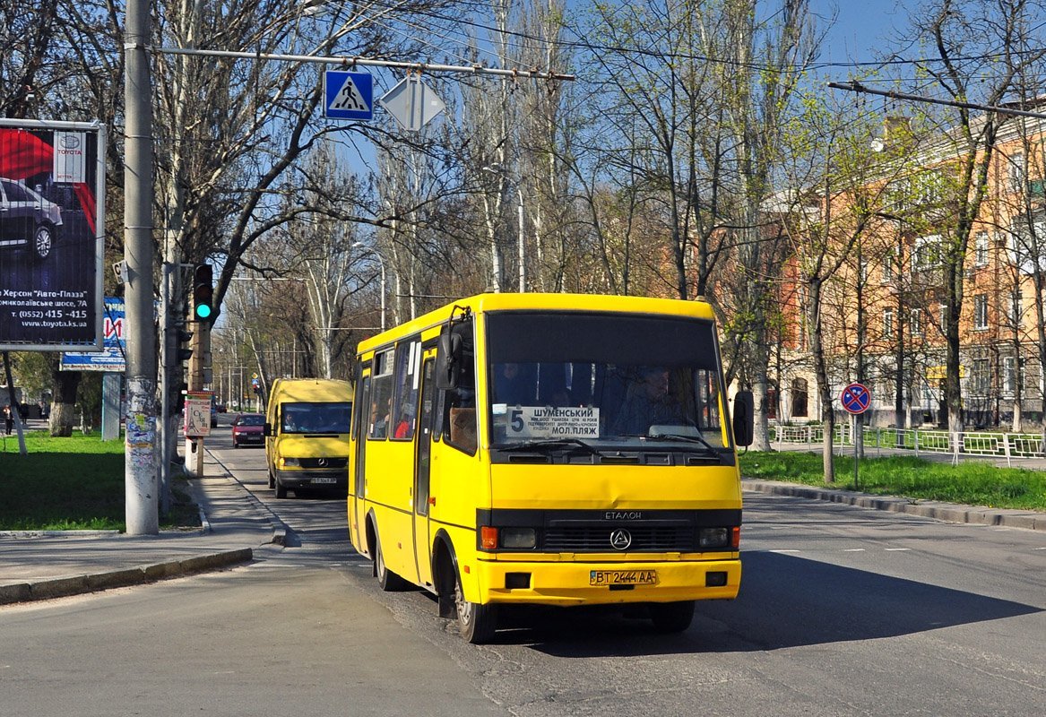 Розклад руху громадського транспорту у Херсоні у День Пам'яті