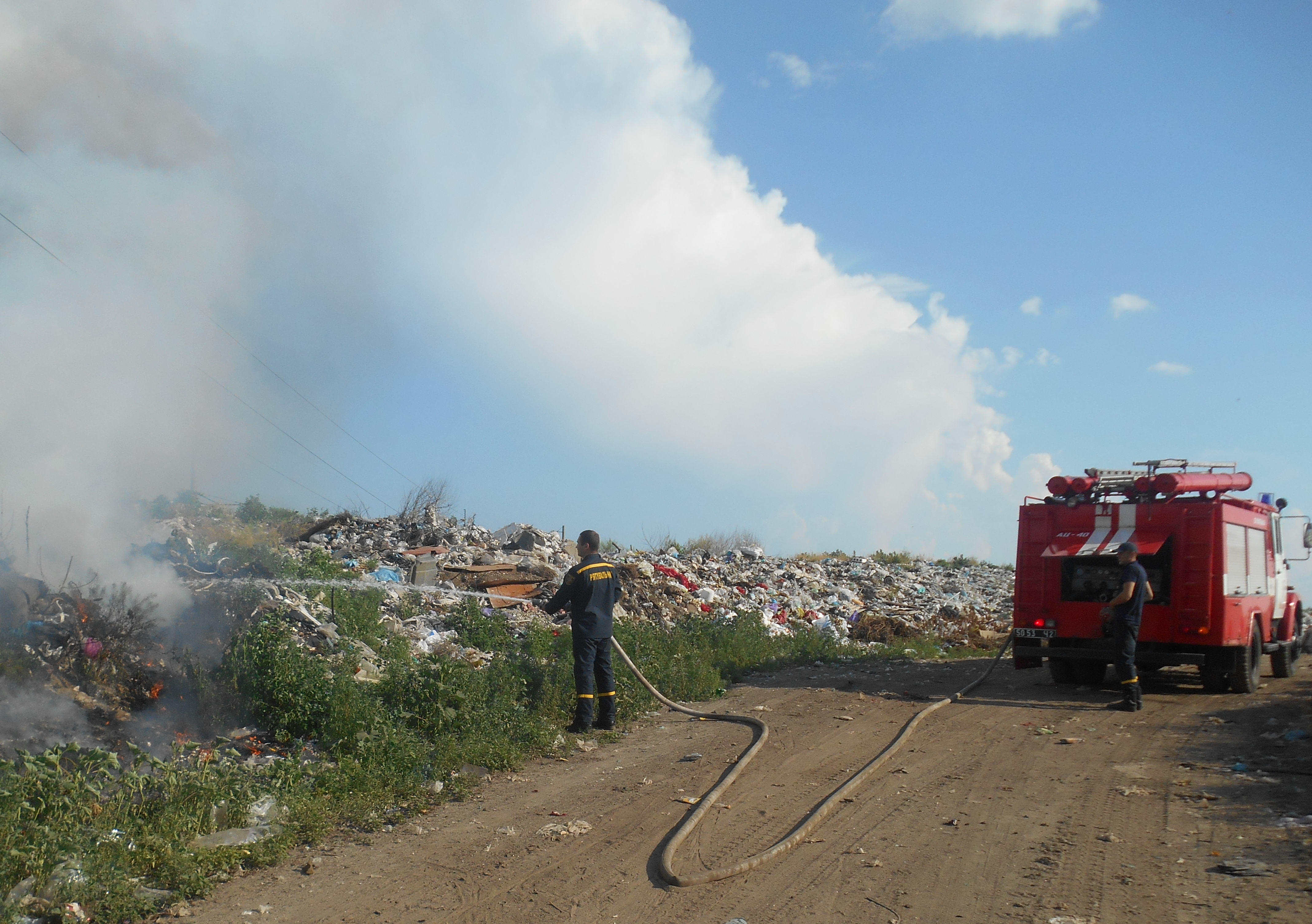 На Херсонщині за добу 5 разів горіли суха трава та сміття