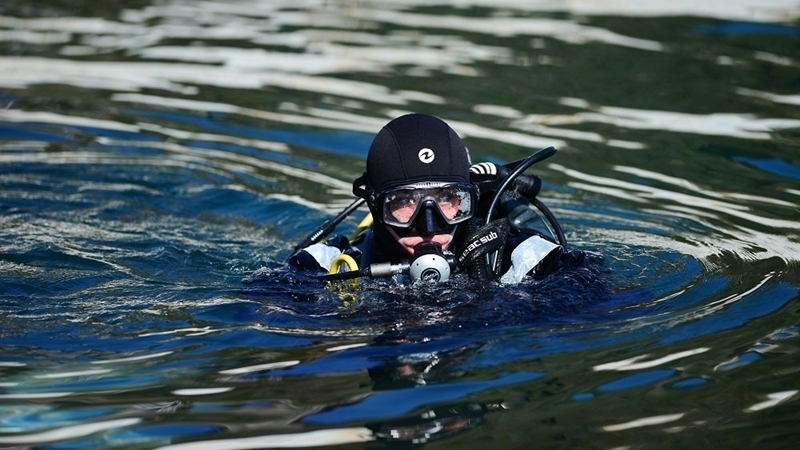 На Херсонщині водолази шукають у озері зниклого чоловіка