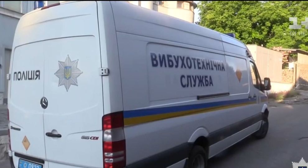 У Херсоні поліція перевіряє інформацію про замінування ряду об’єктів