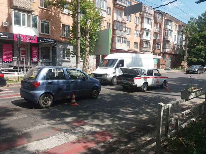 Спасатели не спаслись от Daewoo Matiz - в Херсоне ДТП (ФОТО)