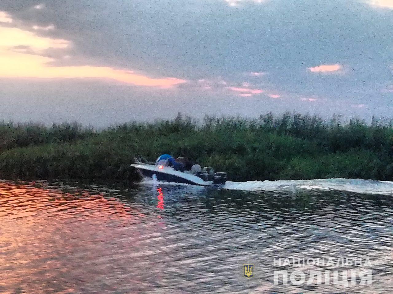 Водні поліцейські вивили водія плавзасобу у нетверезому стані