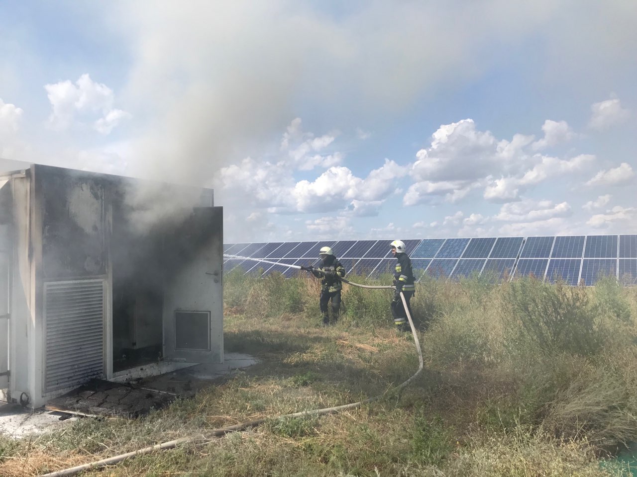 На Херсонщині горіла сонячна електростанція