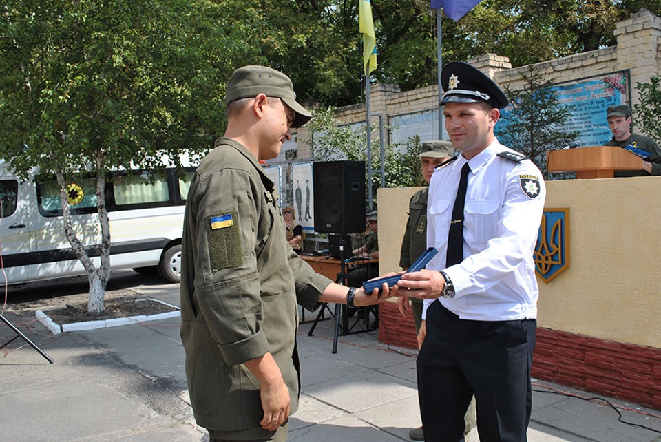 У Херсоні керівництво обласного главку поліції відзначило бійців Нацгвардії