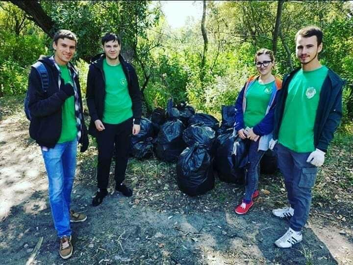 Студенти Херсонського держуніверситету приєдналися до Всесвітнього дня прибирання «World Cleanup Day»