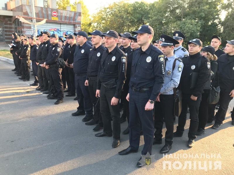 Поліція розпочала профілактичне відпрацювання міста Херсона: на вулиці вийшли поліцейські, військові та служба охорони