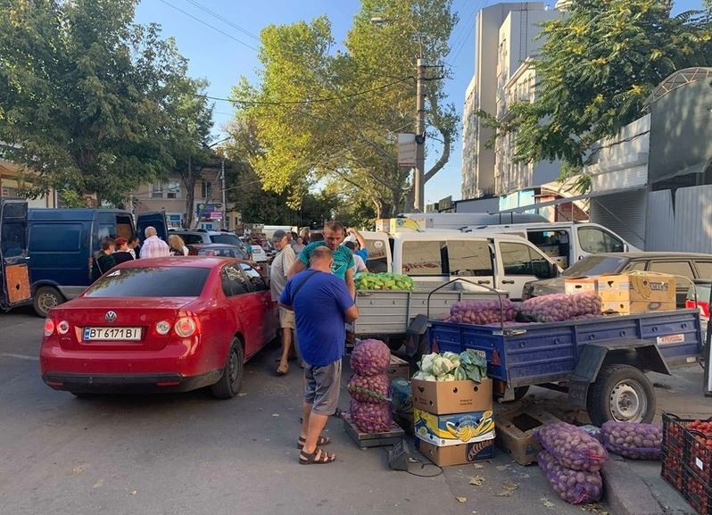 Борьба со стихийной торговлей в Херсоне – статус «все сложно»