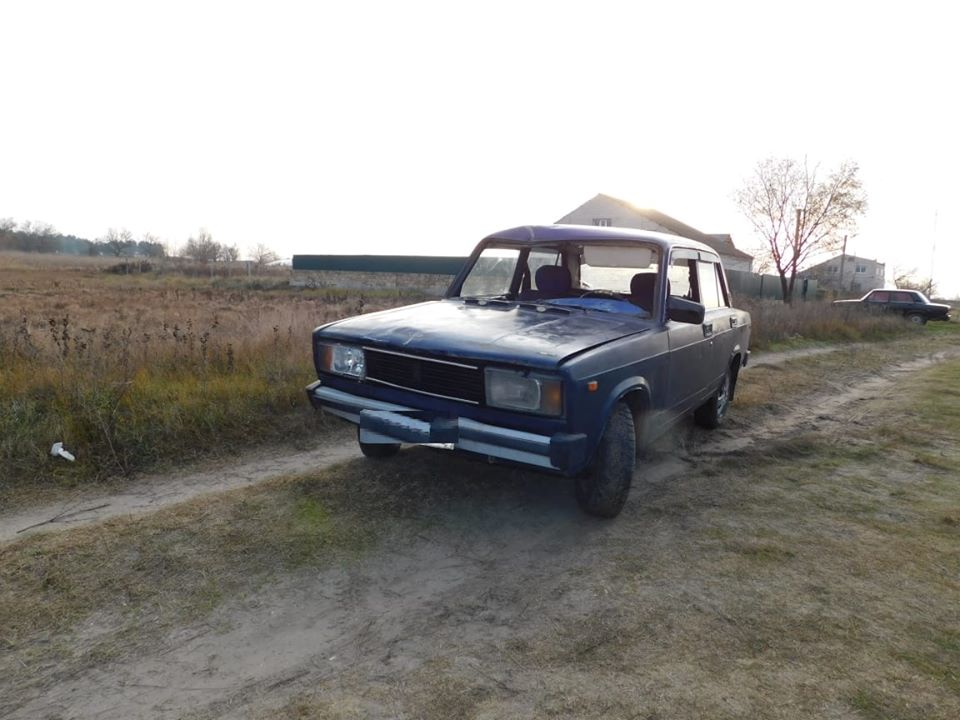 На Херсонщині поліцейські розшукали автомобіль, водій якого скоїв смертельний наїзд на 18-річного хлопця