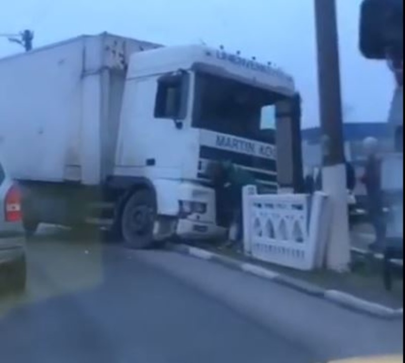 В Херсоне  у водителя фуры произошел приступ эпилепсии во время езды