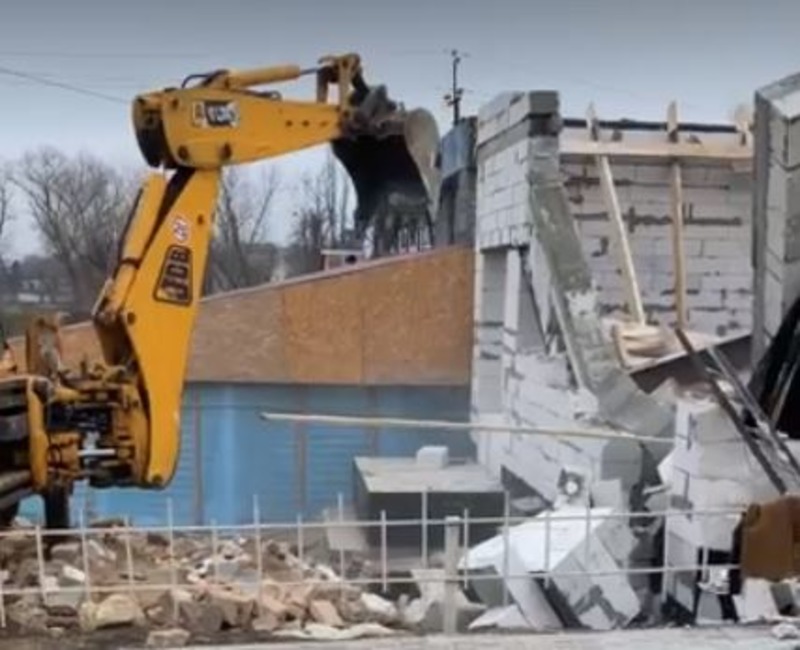 В Антоновке снесли незаконное строение депутата Херсонского горсовета