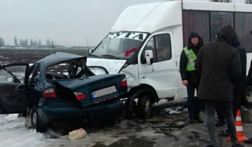 Під Херсоном у смертельній ДТП загинуло одразу троє людей