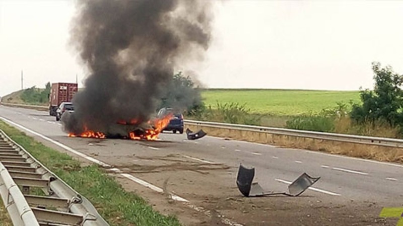 На Херсонщині у результаті ДТП водій автомобіля з опіками потрапив до реанімації