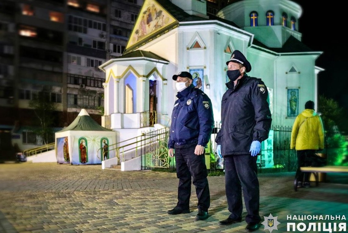 На Херсонщині грубих порушень обмежувальних заходів  під час великодніх богослужінь не виявлено