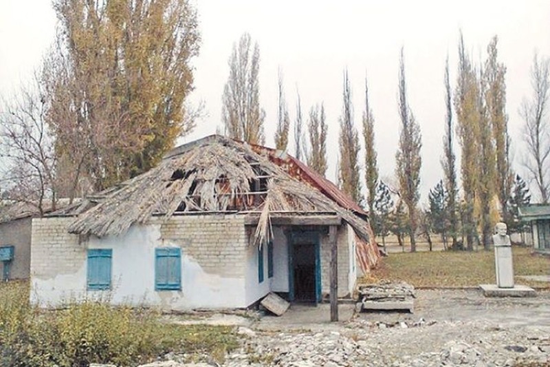 Столичний меценат почав відновлення музею-садиби Остапа Вишні на Херсонщині