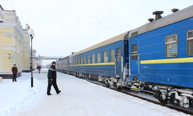 Напередодні зимових свят Укрзалізниця призначила додатковий потяг з Херсона до Києва