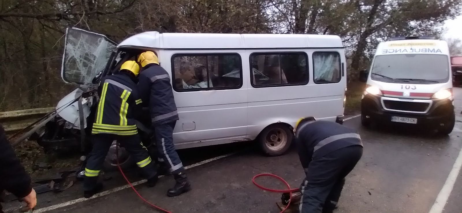 На Херсонщині водій «Газелі» протаранив комбайн, постраждало 5 людей