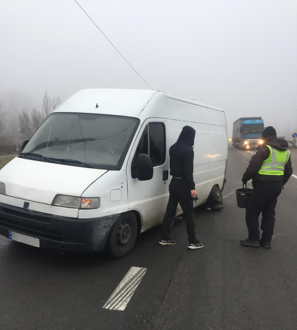 На Херсонщині, завдяки пильності поліцейських, водій уникнув надзвичайної події