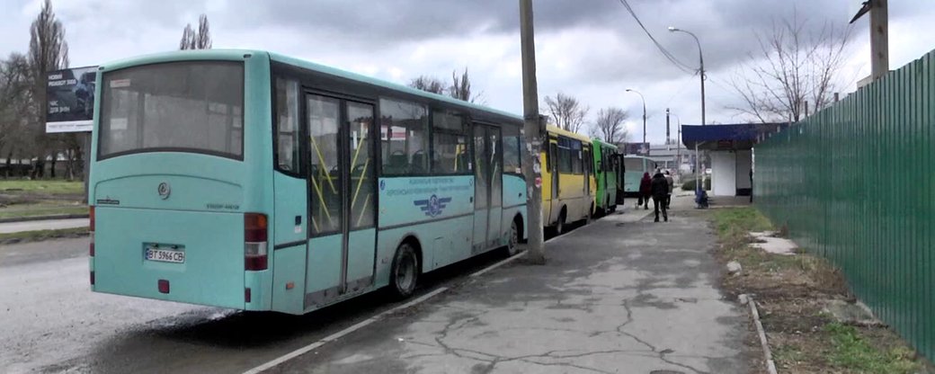 Комунальні автобуси у Херсоні також працюватимуть до 23 години