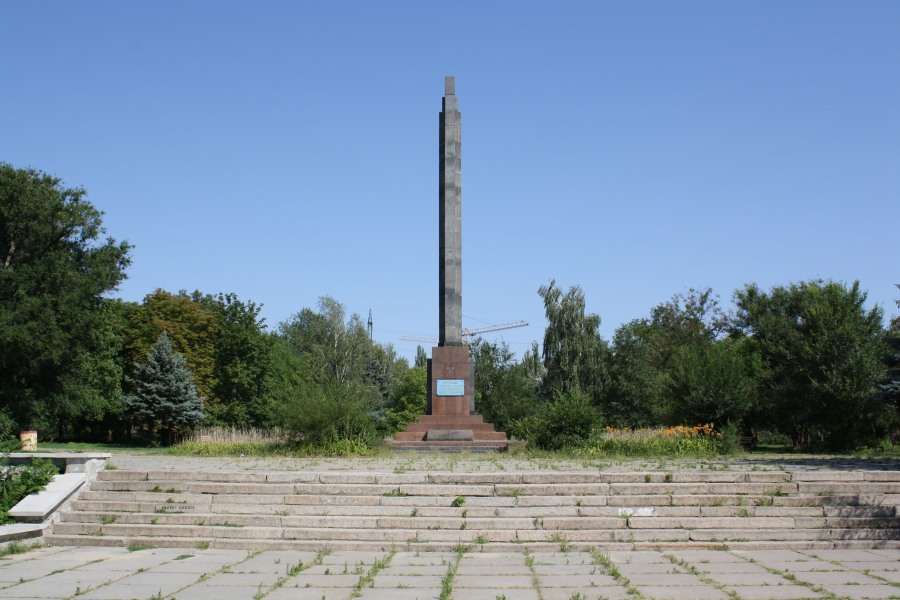 У Херсоні вирішують, демонтувати чи оновити пам`ятник «Першим комсомольцям від молоді Херсонщини»