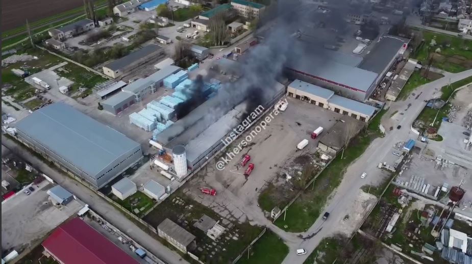 У Херсоні горів завод пінополістерольних виробів