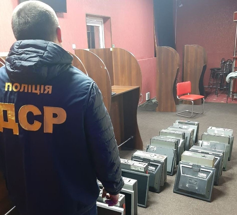 На Херсонщині учасникам злочинної групи повідомлено про підозру в незаконній організації ігрового бізнесу