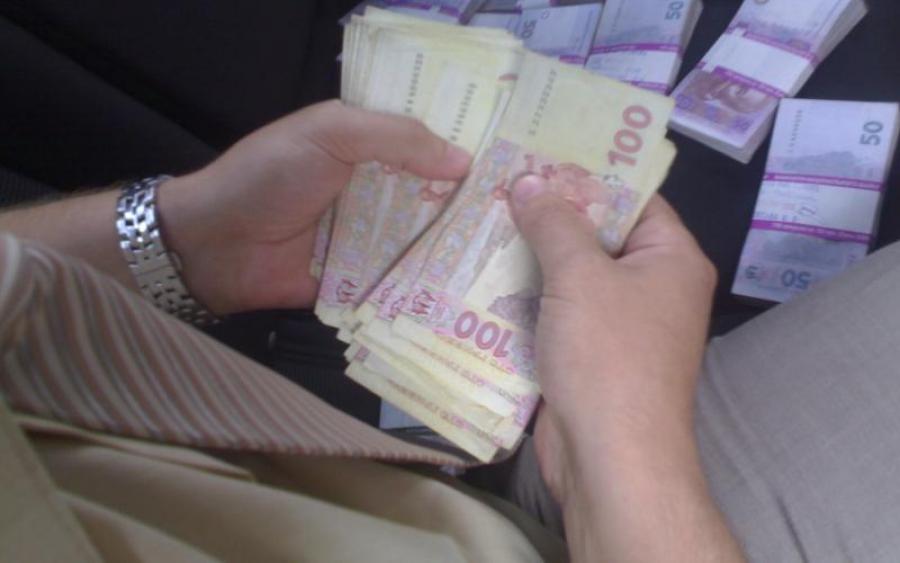 На Херсонщині бухгалтер преміювала «своїх» працівників у збиток бюджету на понад 600 тис. грн