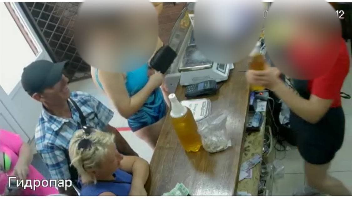 У Херсоні розшукують чоловіка, який на вулиці підрізав 23-річного хлопця