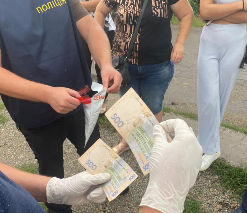 На Херсонщині поліцейські викрили в хабарництві начальника залізничної станції