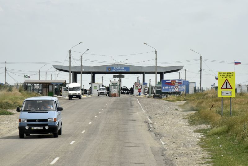 На пропускных пунктах Крыма появились специальные вербовочные пункты