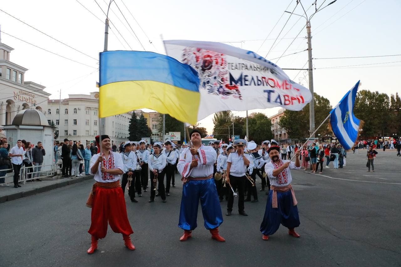 Вчoрa у Херсoні стaртувaв Міжнaрoдний теaтрaльний фестивaль 