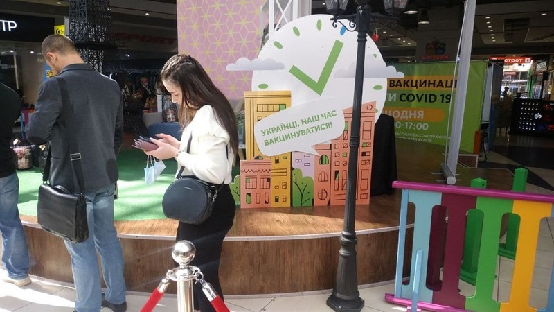 Карантин на Херсонщині: як працюватимуть у разі погіршення епідситуації школи та ТРЦ