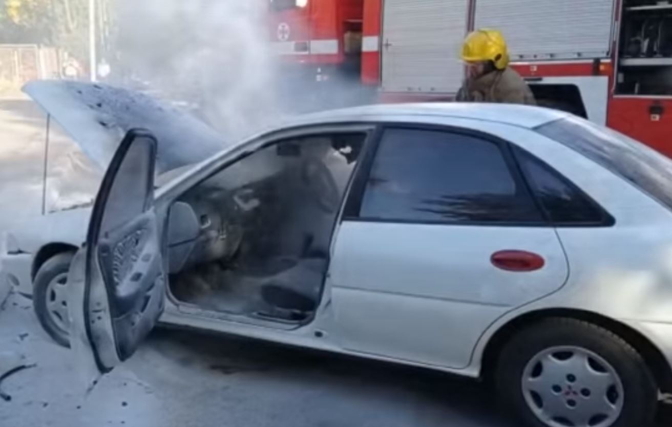 У центрі Херсона ліквідовано пожежу легкового автомобіля