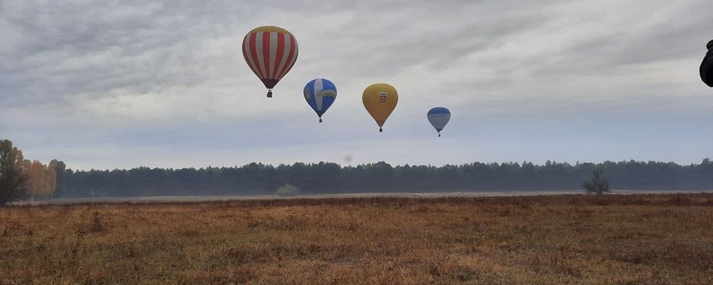 Олешківською пустелею на повітряній кулі: на Херсонщині встановили рекорд України