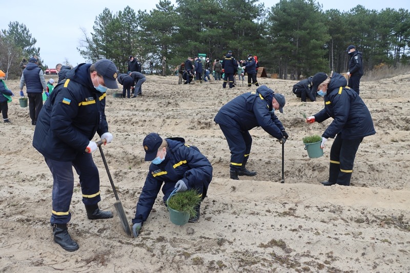 Рятувальники Херсонщини долучилися до Всеукраїнської акції «Зелена країна»