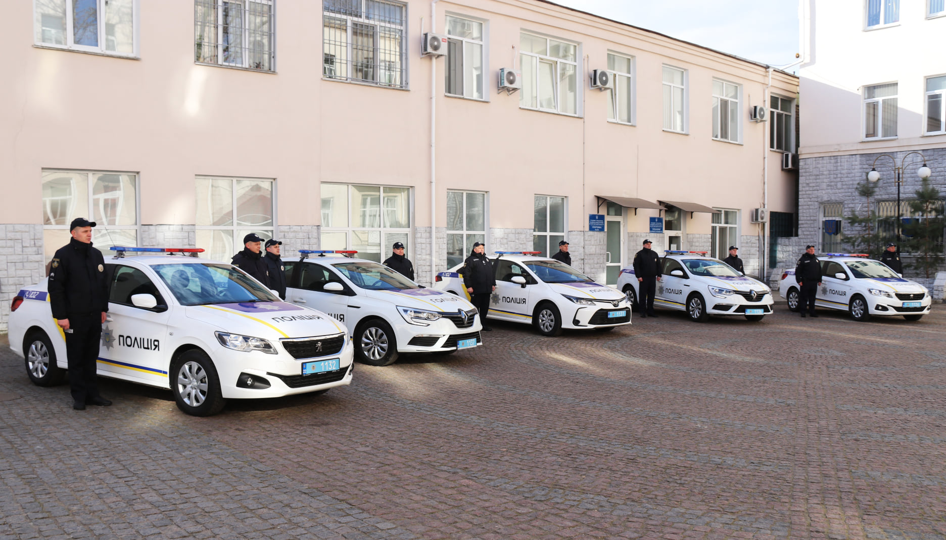 Автопарк поліції Херсонщини поповнився п’ятьма новими службовими автомобілями