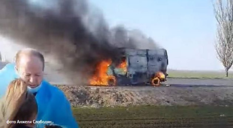 Під Херсоном окупанти розстріляли машину медичної допомоги - двоє людей загинуло