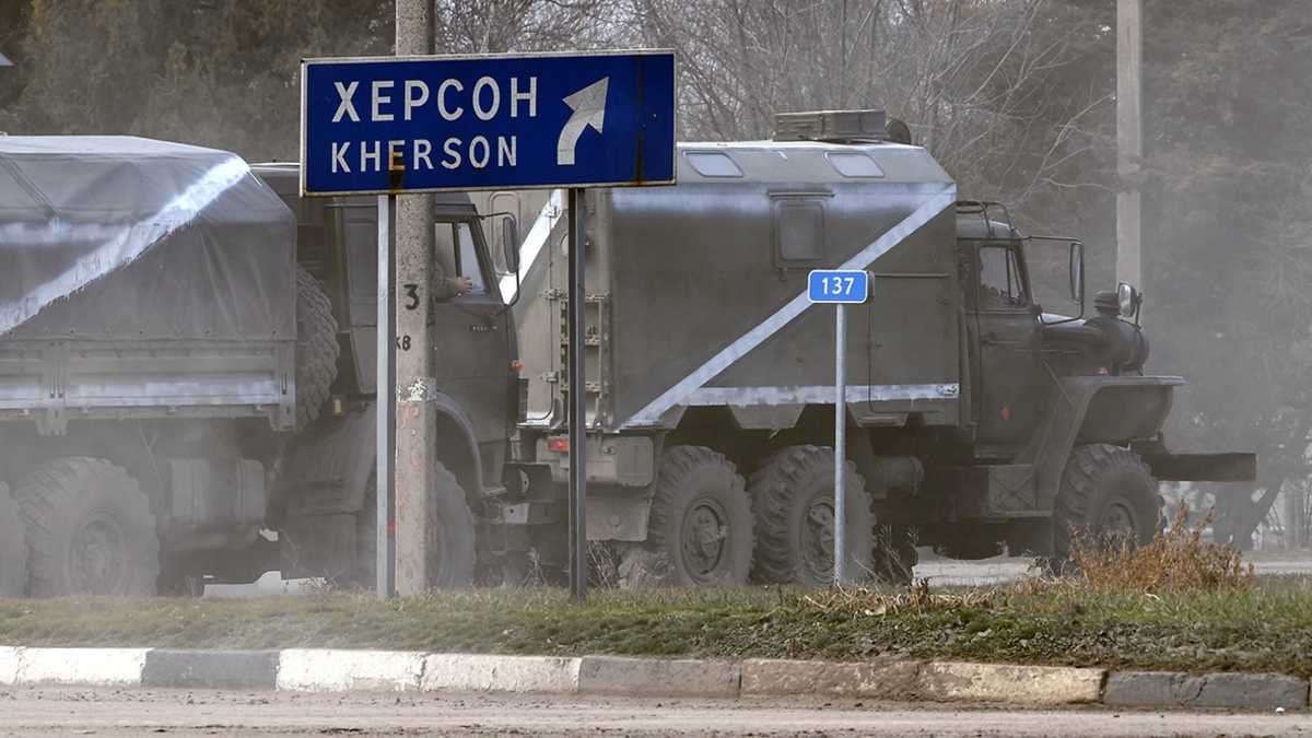 У Херсоні окупанти створили блокпост, на якому перевіряють кожен автомобіль та телефон