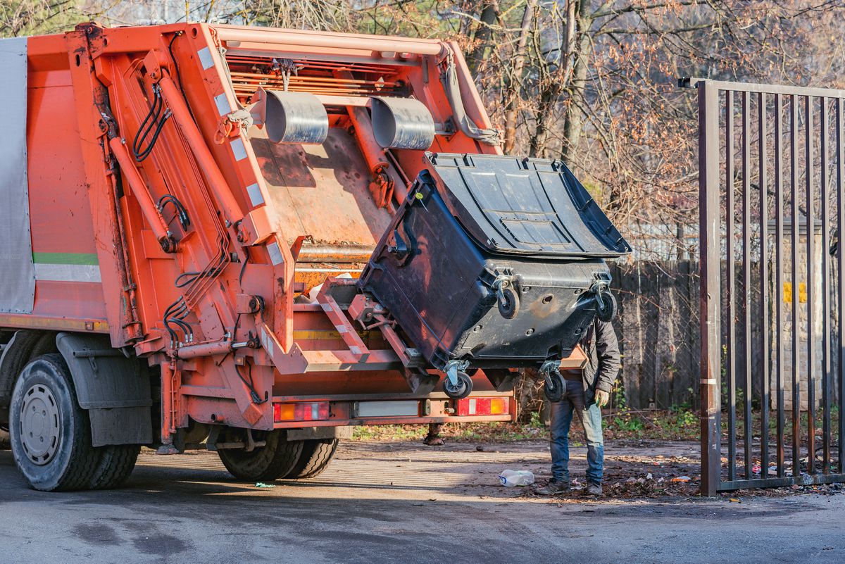 У Херсоні вивіз сміття відбувається у штатному режимі