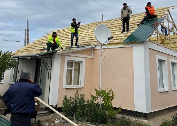 Жителям Бериславського району допомагають волонтери з Рівненщини