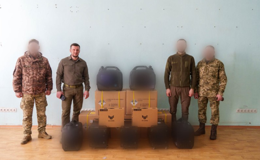 Військовим на Херсонському напрямку надали оргтехніку