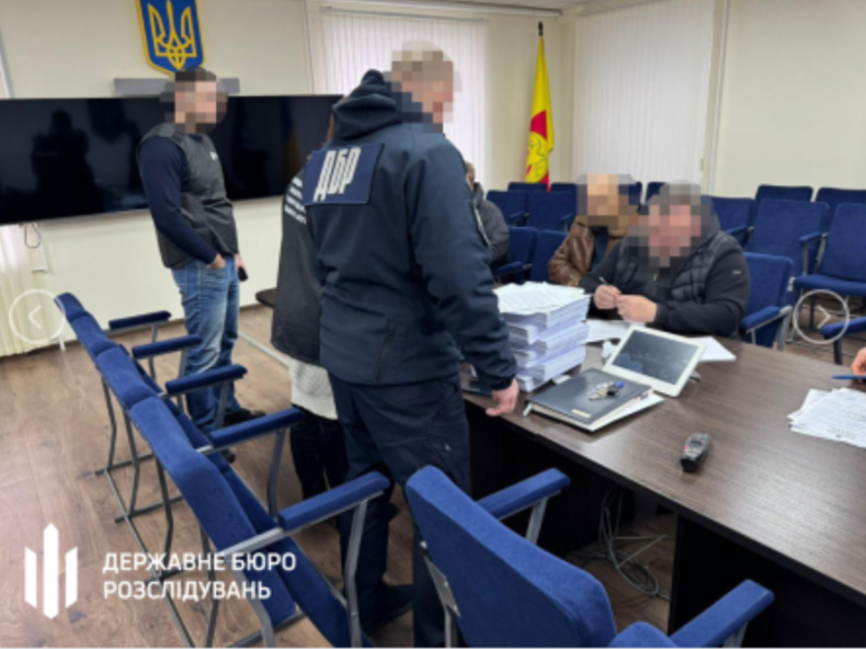 Судитимуть постачальників неякісного одягу для військових