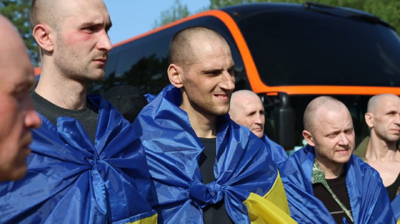 Сьогодні відбувся обмін полоненими в категорії “важкопоранені і тяжкохворі” Сьогодні відбувся обмін полоненими в категорії “важкопоранені і тяжкохворі”